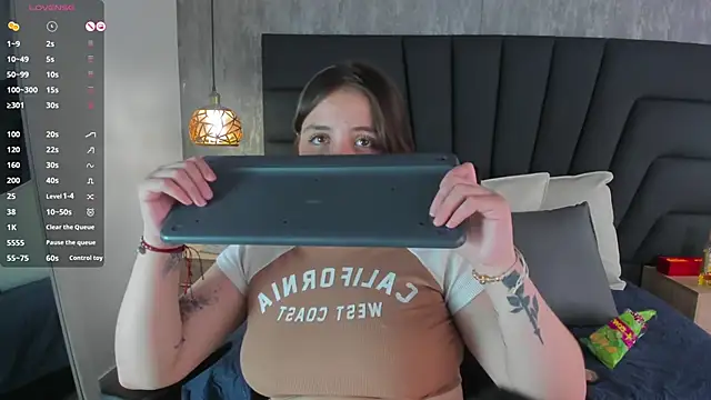 Snapshot of Sabrina_Lennox chatting on 03-21-25, 02:28 Sabrina Lennox online show from 03-21-25, 02:28