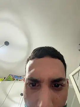 Snapshot of ciokoleit chatting on 12-21-25, 06:48 ciokoleit online show from 12-21-25, 06:48