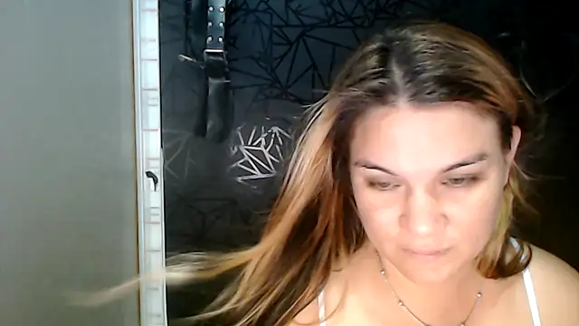 Snapshot of love_and_Lust chatting on 10-10-25, 05:56 love and Lust online show from 10-10-25, 05:56