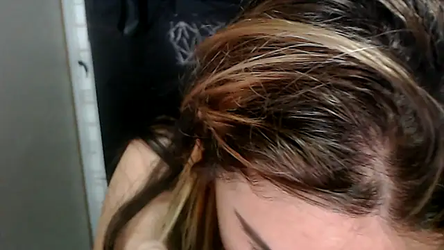 Snapshot of love_and_Lust chatting on 10-15-25, 02:06 love and Lust online show from 10-15-25, 02:06