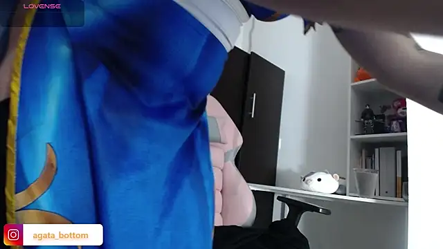 NewAgatha Bolton online show from 02-28-25, 04:10