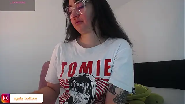 NewAgatha Bolton online show from 10-06-25, 09:34