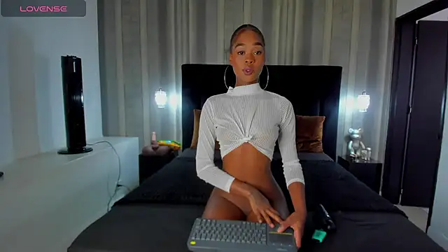 Snapshot of LiaJohnnson chatting on 02-21-25, 09:32 LiaJohnnson online show from 02-21-25, 09:32