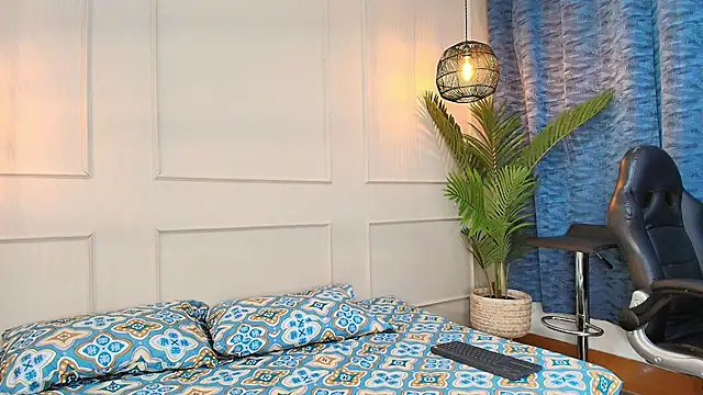 Snapshot of luandy chatting on 10-03-25, 08:06 luandy online show from 10-03-25, 08:06