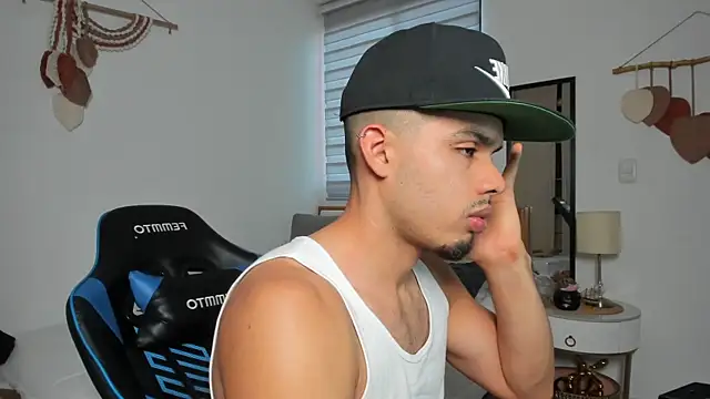 mateoleonee online show from 03-04-26, 07:42