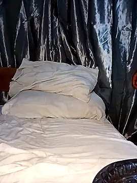 Snapshot of sexxylucia chatting on 09-17-25, 06:09 sexxylucia online show from 09-17-25, 06:09