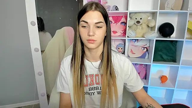 Snapshot of Hellen_Moore chatting on 12-06-24, 01:07 Hellen Moore online show from 12-06-24, 01:07