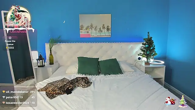 Snapshot of Hellen_Moore chatting on 12-27-24, 03:53 Hellen Moore online show from 12-27-24, 03:53