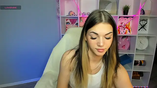 Snapshot of Hellen_Moore chatting on 12-30-24, 12:11 Hellen Moore online show from 12-30-24, 12:11