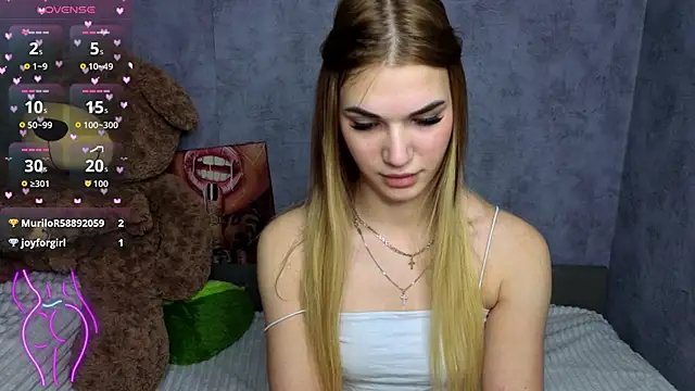 Snapshot of Hellen_Moore chatting on 10-28-25, 12:47 Hellen Moore online show from 10-28-25, 12:47