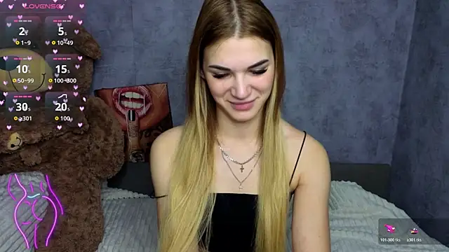 Snapshot of Hellen_Moore chatting on 10-29-25, 12:13 Hellen Moore online show from 10-29-25, 12:13