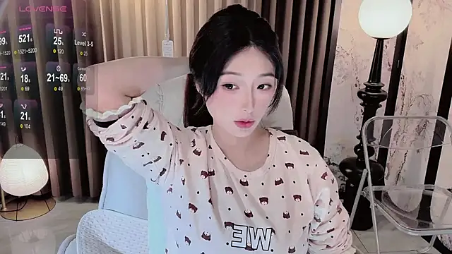 Snapshot of Yaikun0-0 chatting on 11-14-25, 01:37 Yaikun0-0 online show from 11-14-25, 01:37