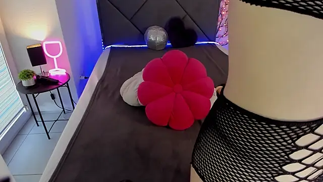 CassieEvans online show from 09-26-25, 05:44