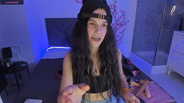Snapshot of CassieEvans chatting on 07-17-26, 05:25 CassieEvans online show from 07-17-26, 05:25