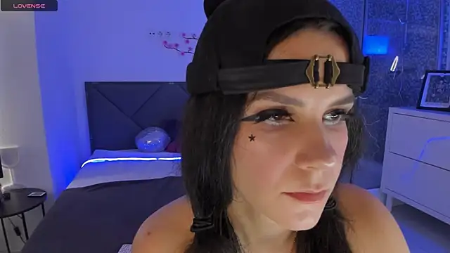 Snapshot of CassieEvans chatting on 07-19-26, 05:33 CassieEvans online show from 07-19-26, 05:33