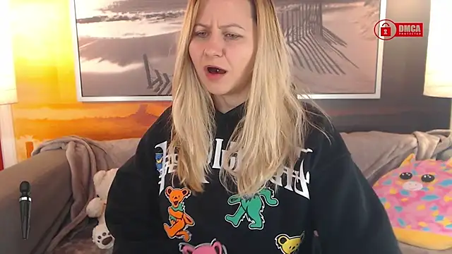 Snapshot of BigBoobsARRI chatting on 02-15-25, 02:44 BigBoobsARRI online show from 02-15-25, 02:44