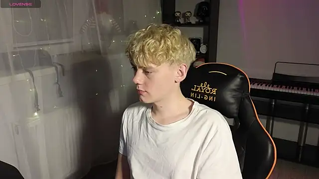 Keytaro online show from 03-14-25, 05:02