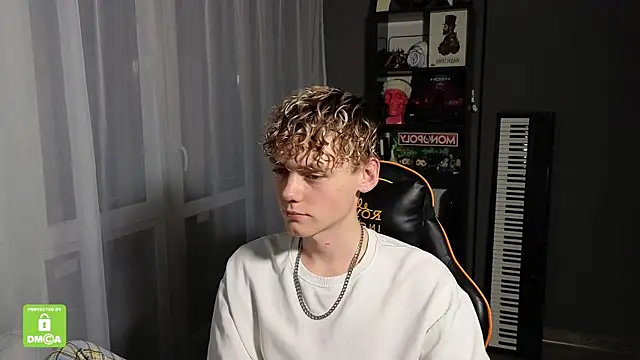 Keytaro online show from 09-18-25, 07:27