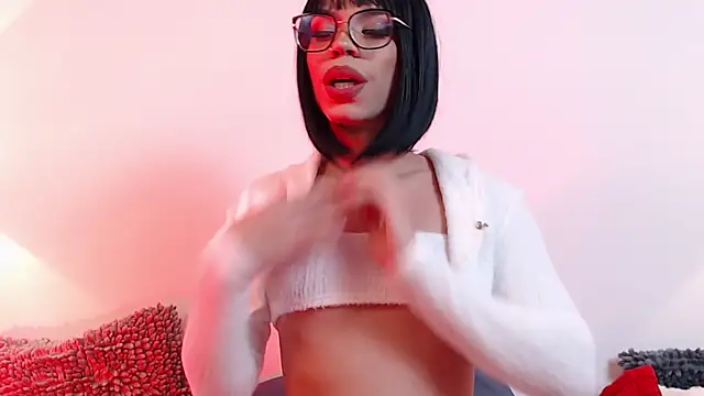 Snapshot of LucyGiraldo chatting on 02-15-25, 01:42 LucyGiraldo online show from 02-15-25, 01:42