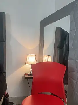 Snapshot of LucyGiraldo chatting on 03-01-25, 02:04 LucyGiraldo online show from 03-01-25, 02:04