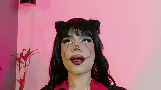 Snapshot of LucyGiraldo chatting on 11-01-25, 01:18 LucyGiraldo online show from 11-01-25, 01:18