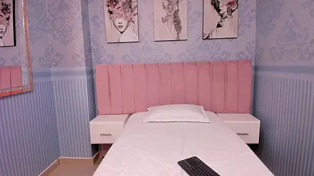 Snapshot of Isa_little4u chatting on 01-16-25, 10:23 Isa little4u online show from 01-16-25, 10:23