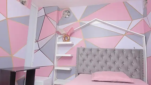 Snapshot of Isa_little4u chatting on 02-10-25, 10:30 Isa little4u online show from 02-10-25, 10:30