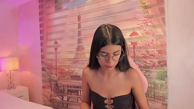 Snapshot of Isa_little4u chatting on 10-08-25, 10:24 Isa little4u online show from 10-08-25, 10:24