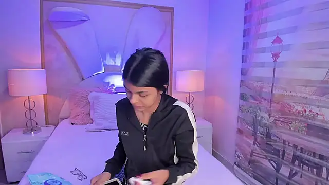 Snapshot of Isa_little4u chatting on 10-30-25, 07:54 Isa little4u online show from 10-30-25, 07:54