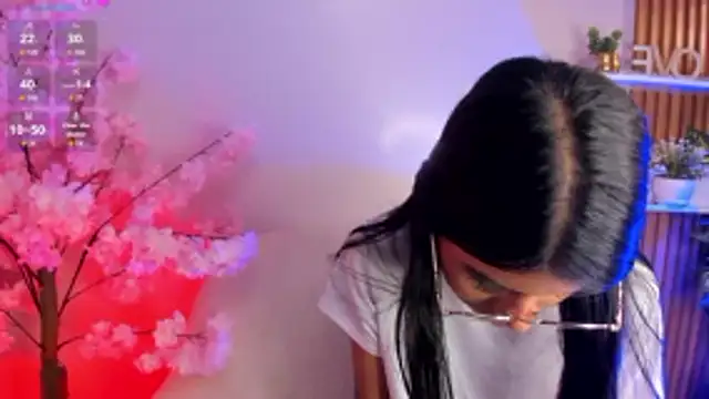 Snapshot of Isa_little4u chatting on 11-20-25, 03:39 Isa little4u online show from 11-20-25, 03:39