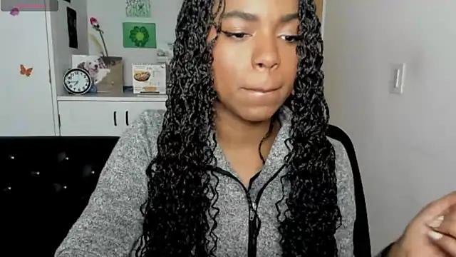 Snapshot of Marce_22 chatting on 12-13-24, 12:42 Marce 22 online show from 12-13-24, 12:42