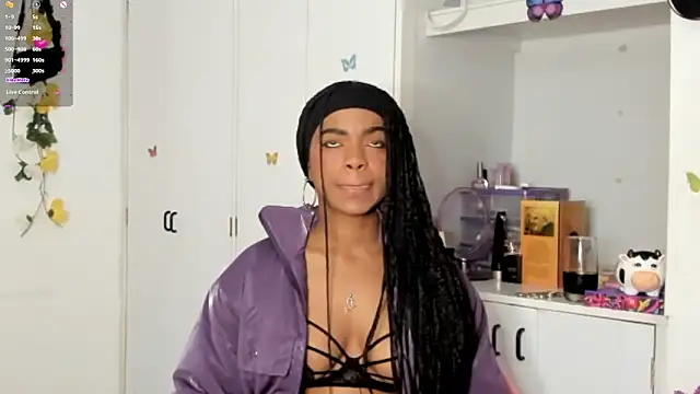 Snapshot of Marce_22 chatting on 02-10-25, 02:08 Marce 22 online show from 02-10-25, 02:08