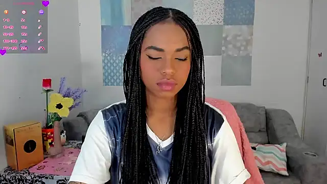 Snapshot of Marce_22 chatting on 03-10-25, 10:04 Marce 22 online show from 03-10-25, 10:04