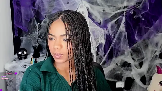 Snapshot of Marce_22 chatting on 10-19-25, 09:54 Marce 22 online show from 10-19-25, 09:54