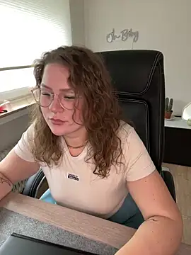 Snapshot of Fancy-Francy chatting on 01-17-25, 01:35 Fancy-Francy online show from 01-17-25, 01:35