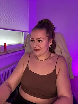 Snapshot of Fancy-Francy chatting on 02-27-25, 12:56 Fancy-Francy online show from 02-27-25, 12:56