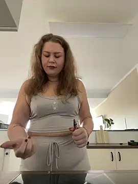 Snapshot of Fancy-Francy chatting on 03-21-25, 10:06 Fancy-Francy online show from 03-21-25, 10:06