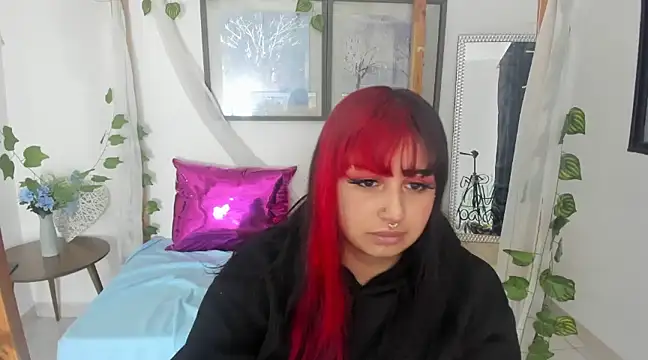 lussyevans24 online show from 02-08-25, 10:29