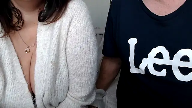 Snapshot of margotgra82 chatting on 10-10-25, 01:43 margotgra82 online show from 10-10-25, 01:43