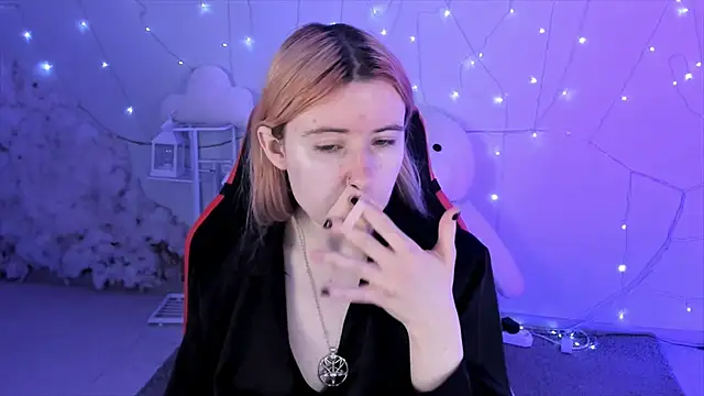 Snapshot of LexiWenford chatting on 12-17-24, 03:17 LexiWenford online show from 12-17-24, 03:17