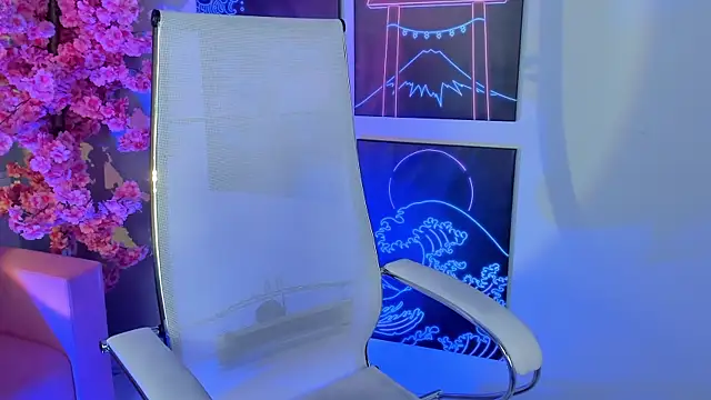 LexiWenford online show from 12-17-25, 03:23