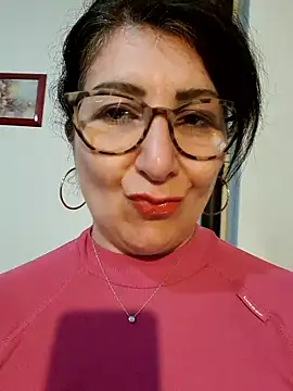 Snapshot of Viola8p chatting on 01-10-26, 02:52 Viola8p online show from 01-10-26, 02:52