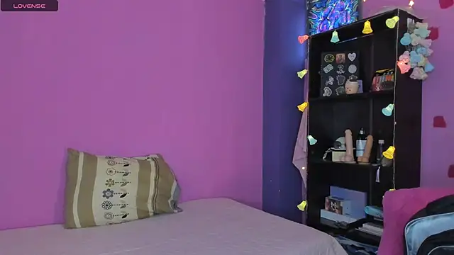 kittyzenn online show from 01-07-25, 01:46