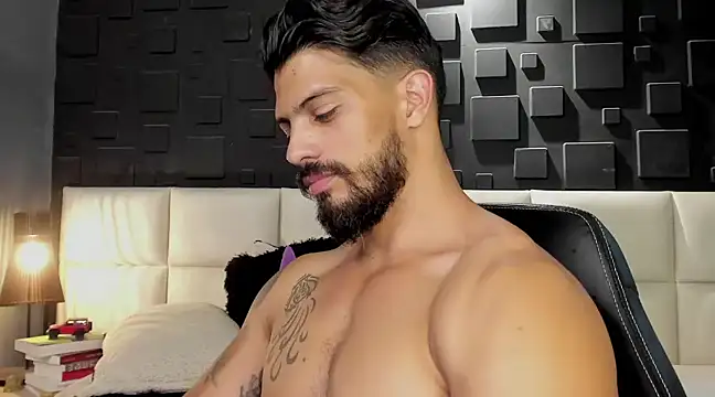 Snapshot of DannSaenz chatting on 02-12-25, 02:35 DannSaenz online show from 02-12-25, 02:35