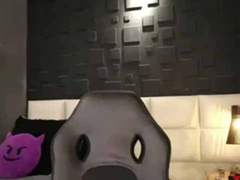 Snapshot of DannSaenz chatting on 02-18-25, 02:27 DannSaenz online show from 02-18-25, 02:27