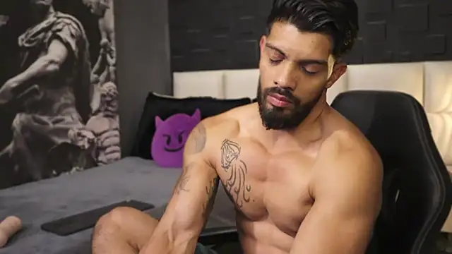 Snapshot of DannSaenz chatting on 02-22-25, 05:24 DannSaenz online show from 02-22-25, 05:24