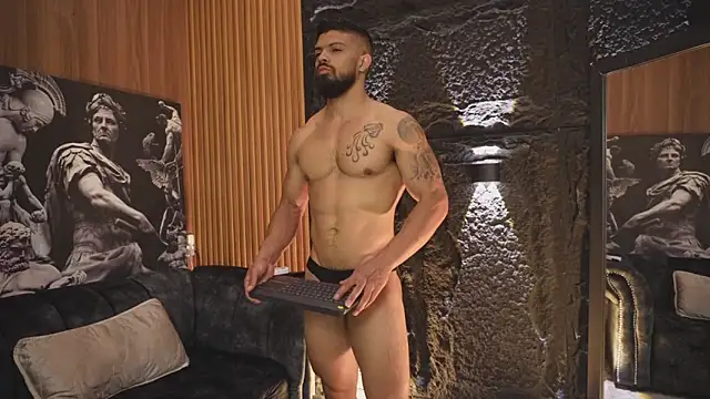 Snapshot of DannSaenz chatting on 10-17-25, 02:41 DannSaenz online show from 10-17-25, 02:41