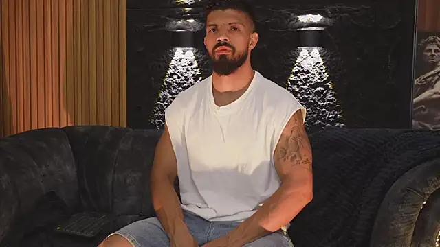 Snapshot of DannSaenz chatting on 11-01-25, 11:56 DannSaenz online show from 11-01-25, 11:56