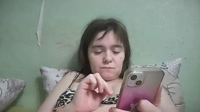 Diamond Tyler online show from 02-12-26, 05:41