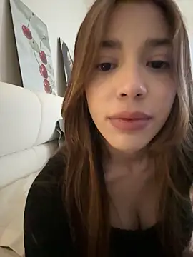 Snapshot of DanielaSaenz0 chatting on 09-18-25, 04:03 DanielaSaenz0 online show from 09-18-25, 04:03